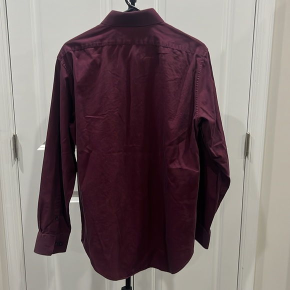 Button down - Picture 2 of 3